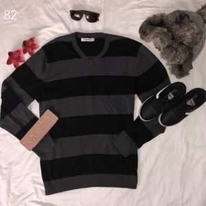 Old navy sweater 🐾